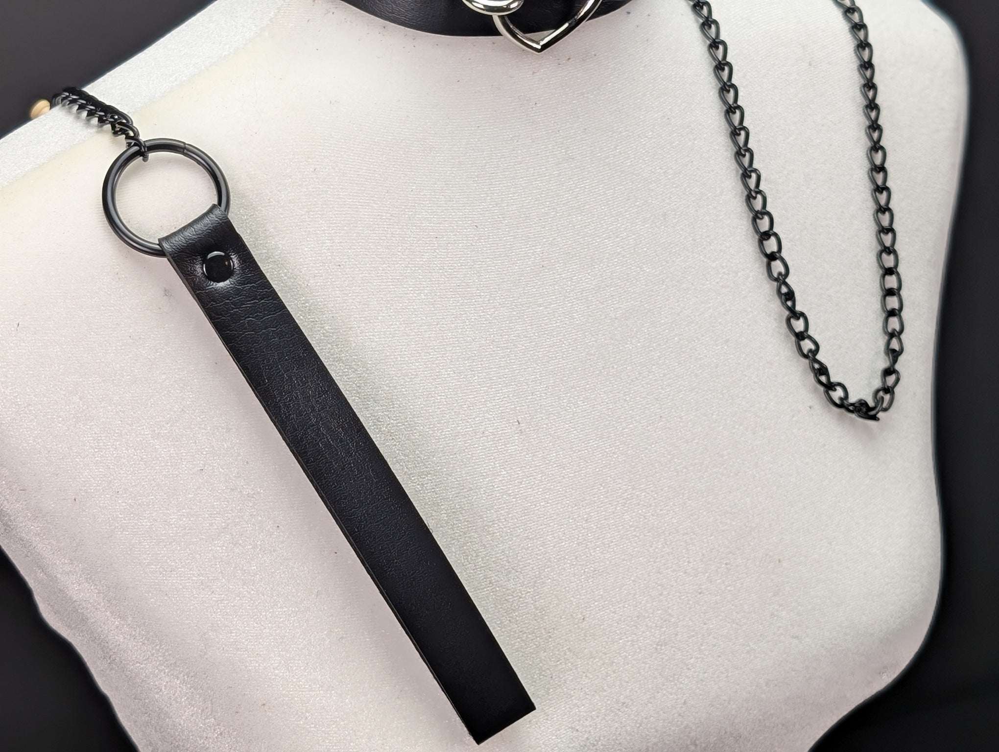 Faux Leather Handle Chain Leash