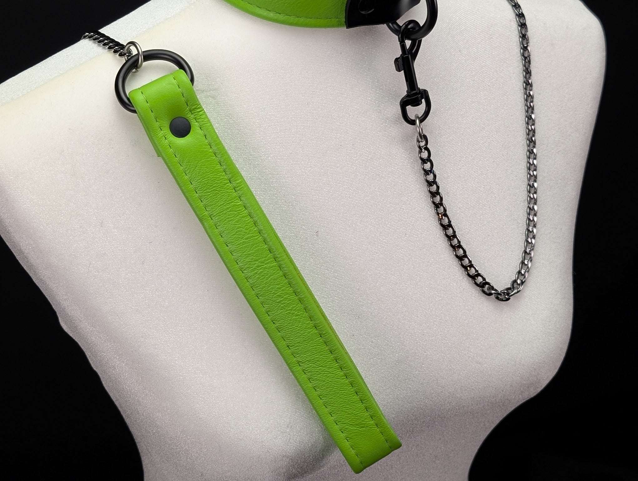 Tri-Fold Leather Handle Chain Leash