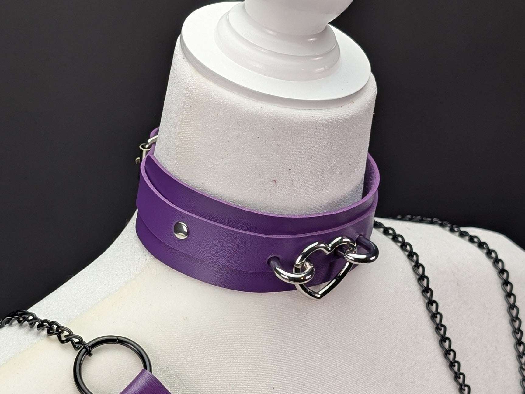 leather-heart-collar in purple for cosplay, furry fandom and costume wear