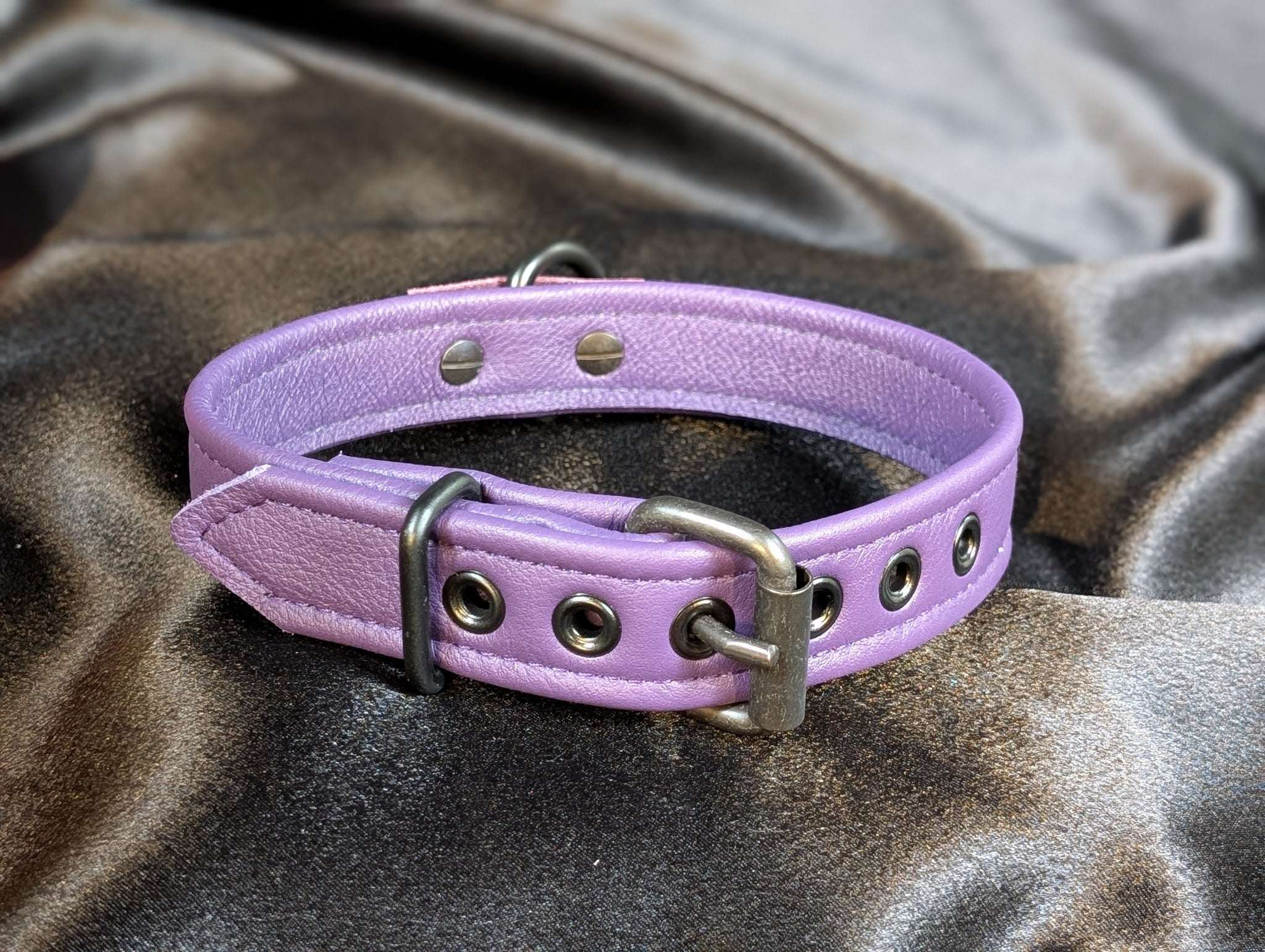 1-tri-fold-leather-collars fantasy accessory
