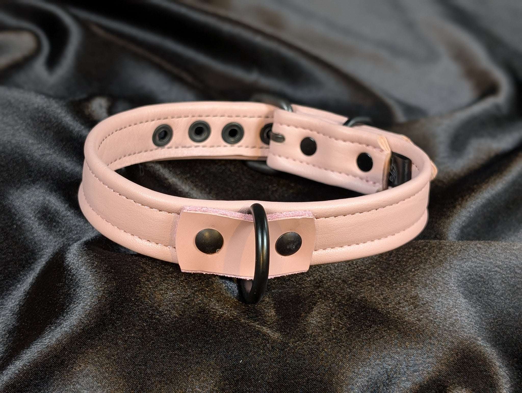 1-tri-fold-leather-collars fantasy accessory