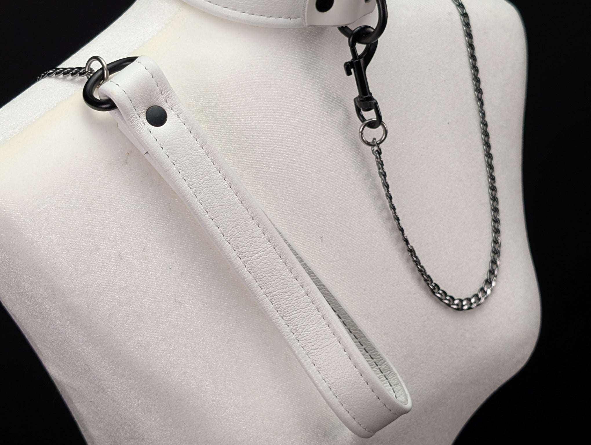 Tri-Fold Leather Handle Chain Leash