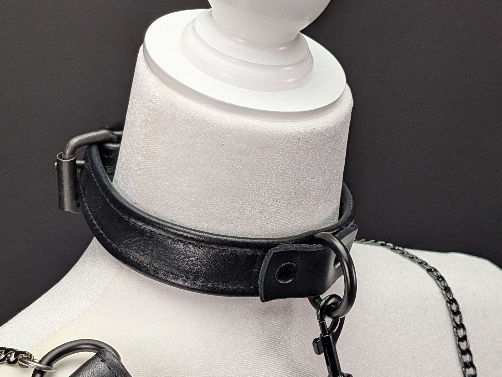 1-tri-fold-leather-collars fantasy accessory