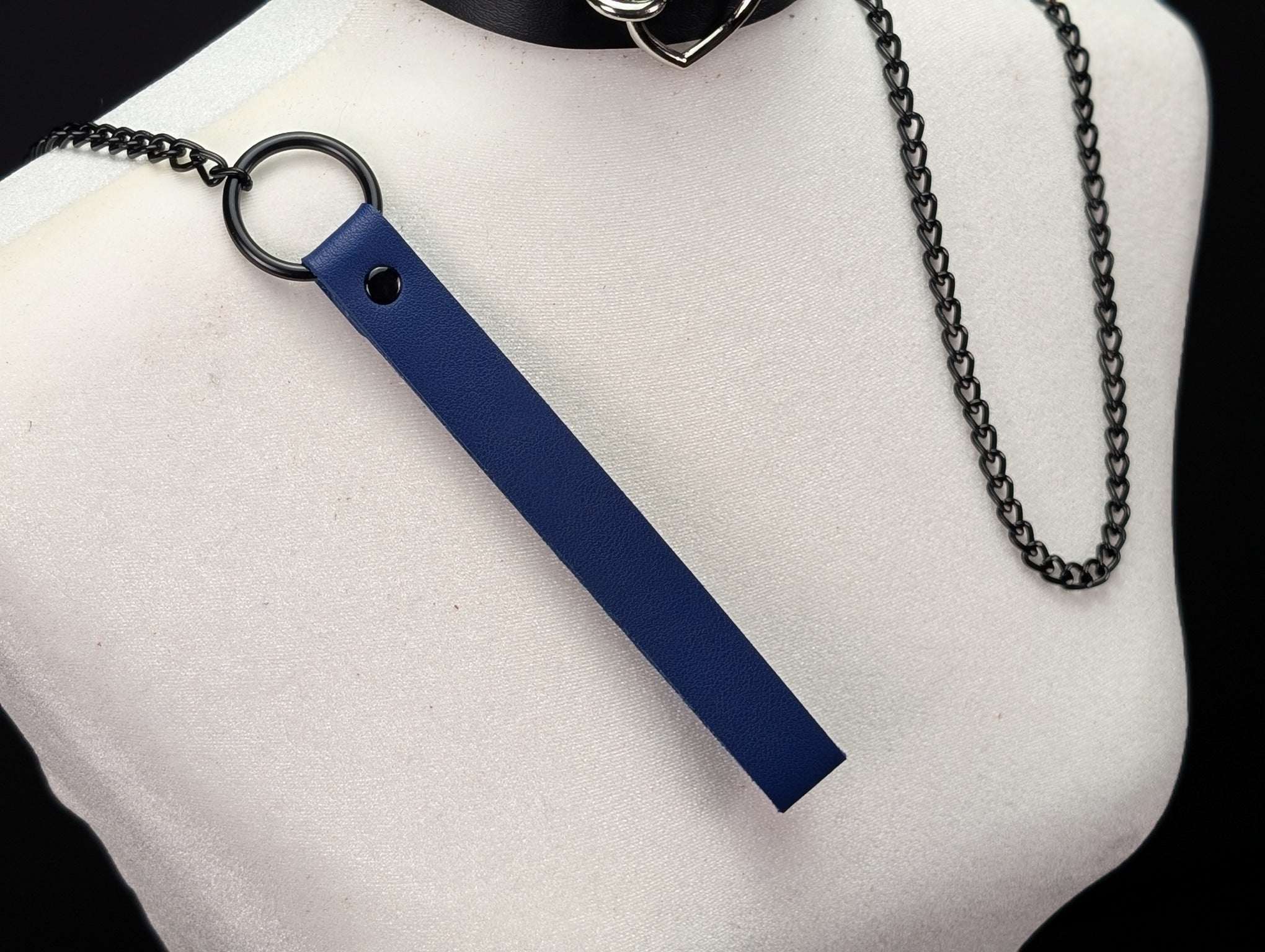 Faux Leather Handle Chain Leash