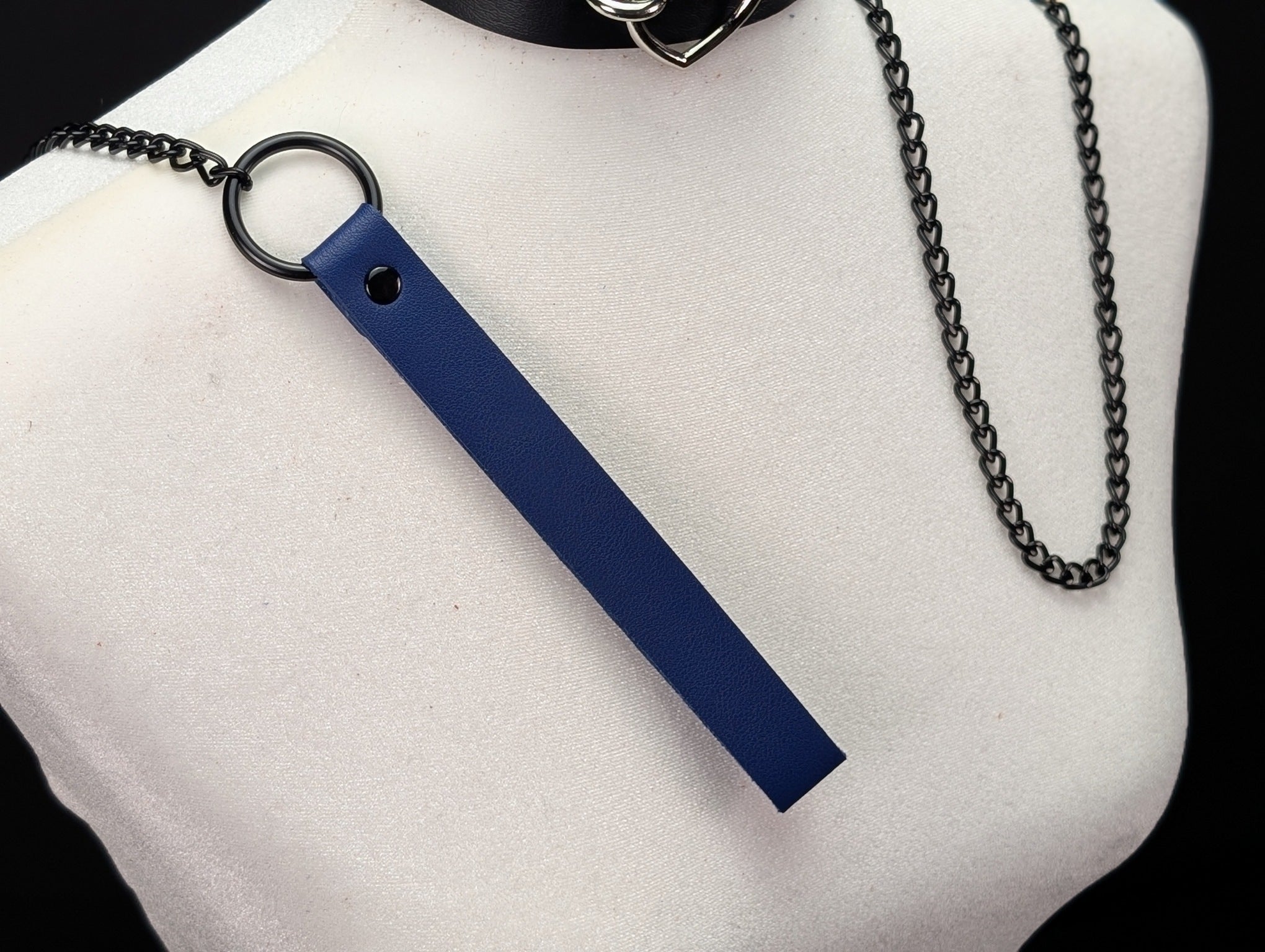 Faux Leather Handle Chain Leash