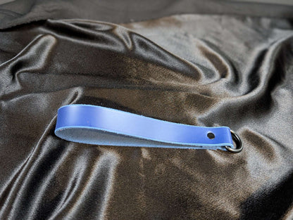 1-latigo-leather-leashes fantasy accessory