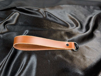 1-latigo-leather-leashes fantasy accessory