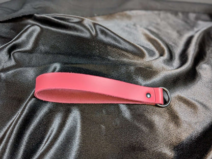 1-latigo-leather-leashes fantasy accessory