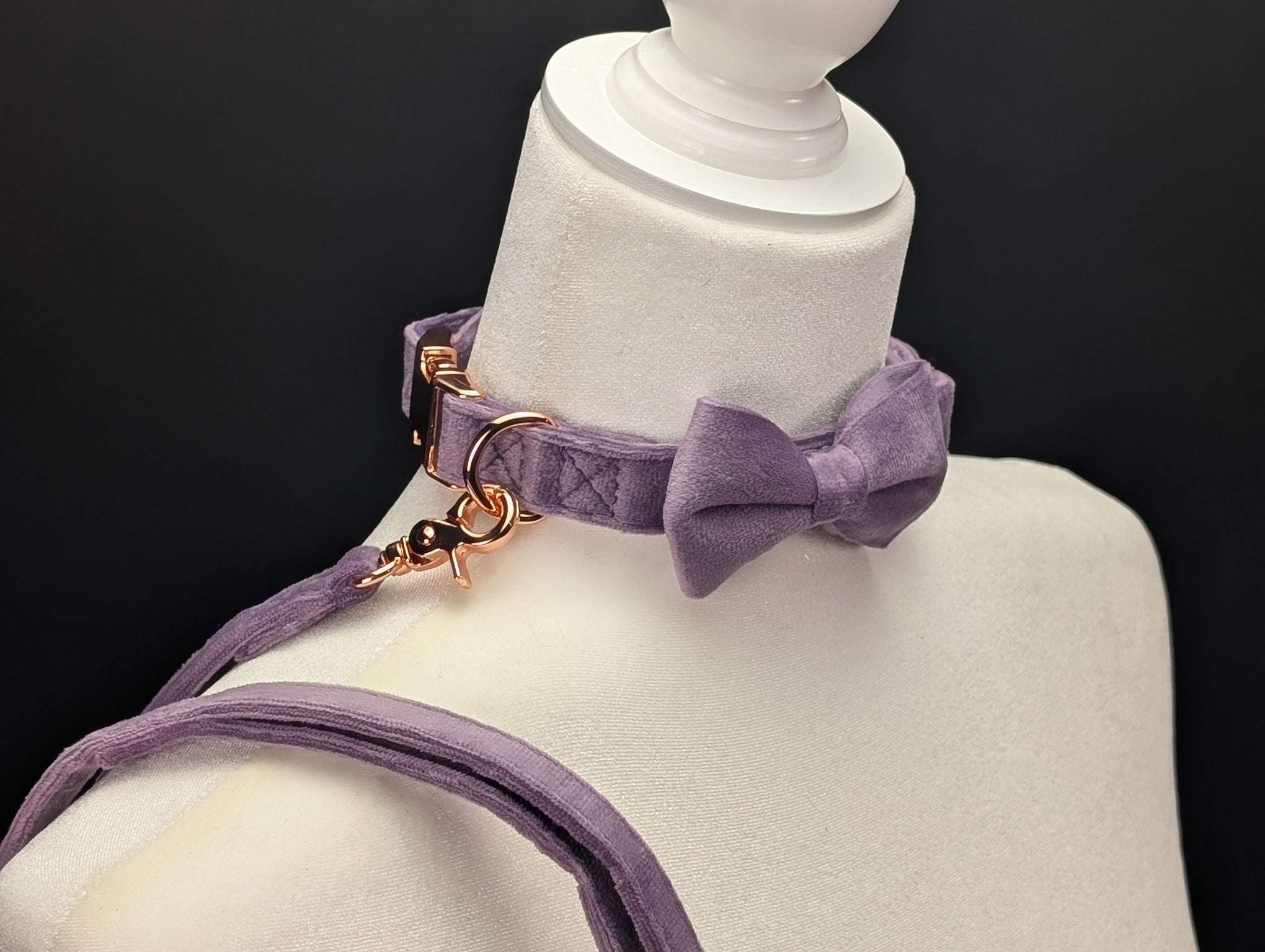 Velvet Collar