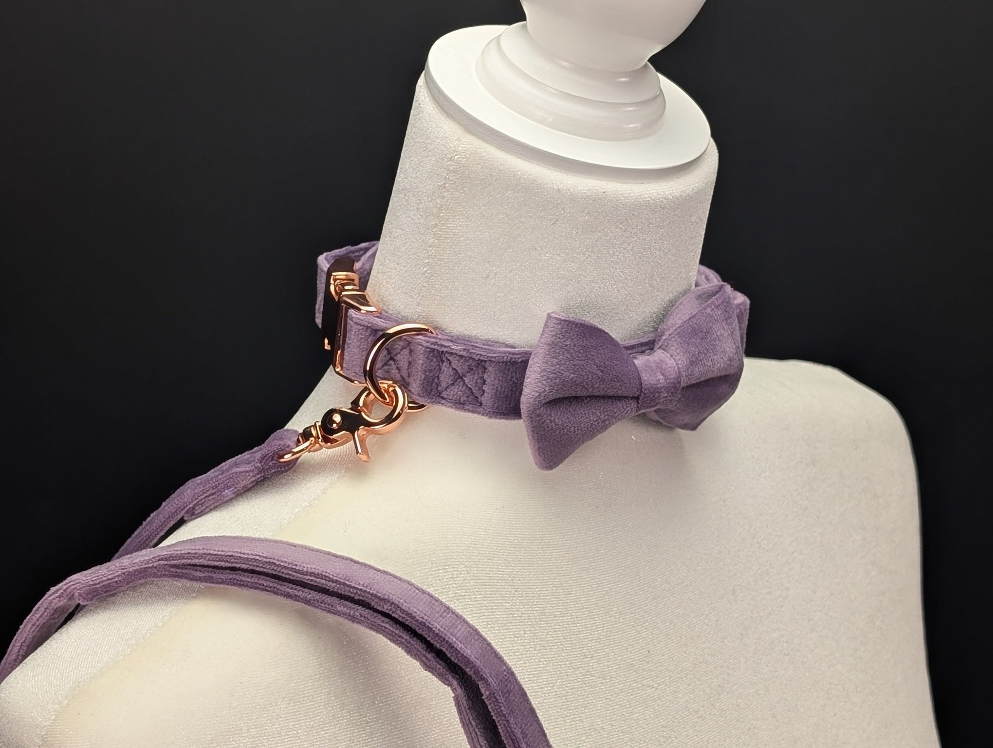 Velvet Collar