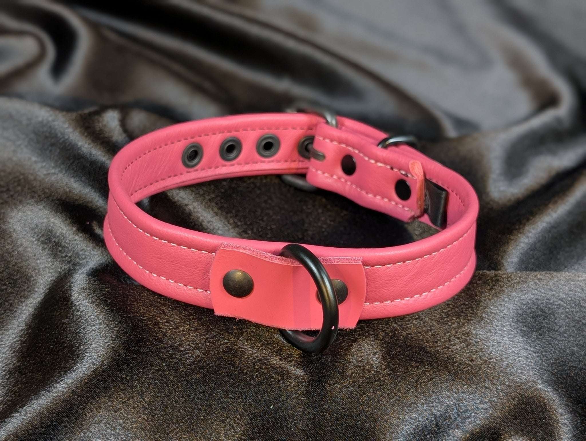 1-tri-fold-leather-collars fantasy accessory