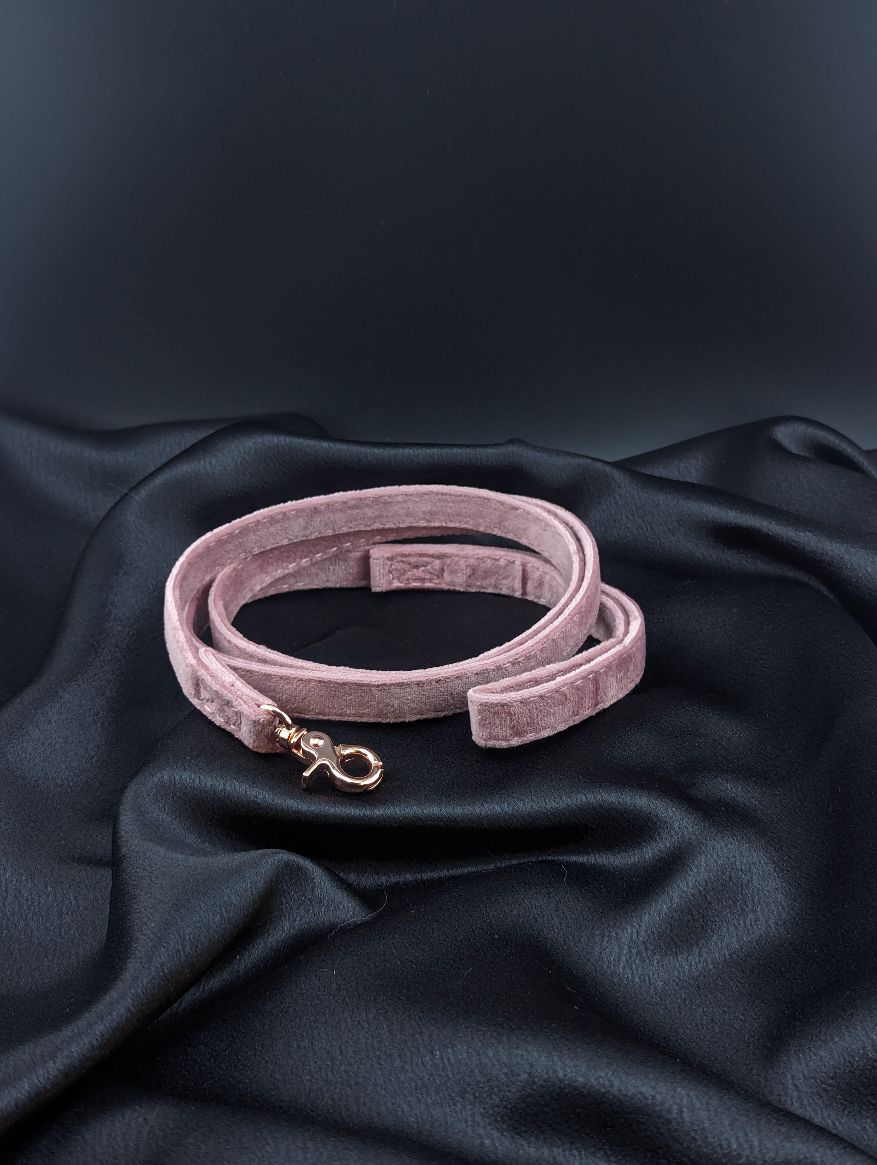 Pink Velvet Leash 