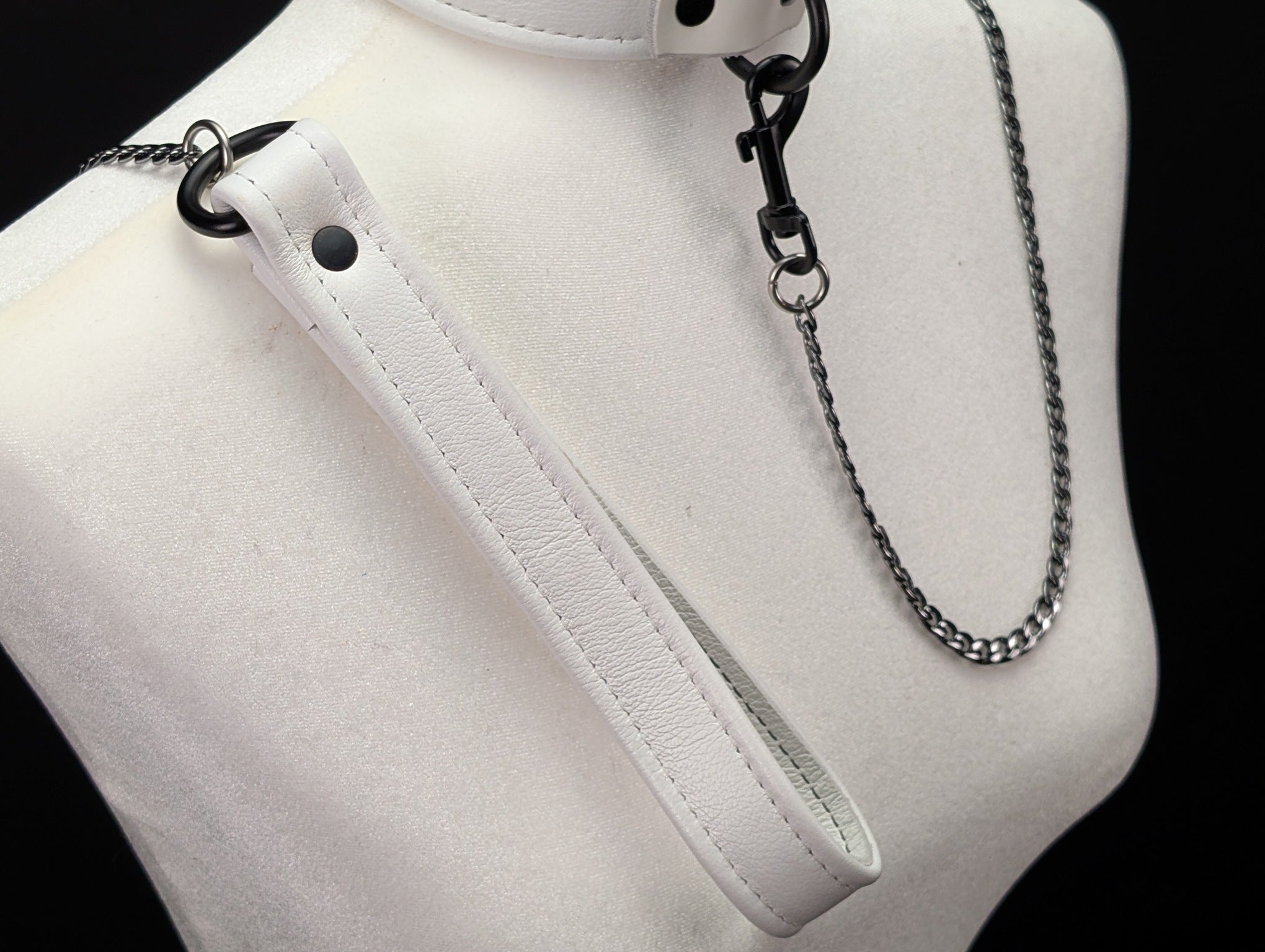 Tri-Fold Leather Handle Chain Leash
